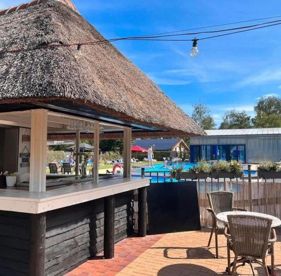 Het Familie Boshuisje - Vakantiewoning Op Prachtig Park Met Veel Faciliteiten Inc Ligbad Gramsbergen Exteriér fotografie